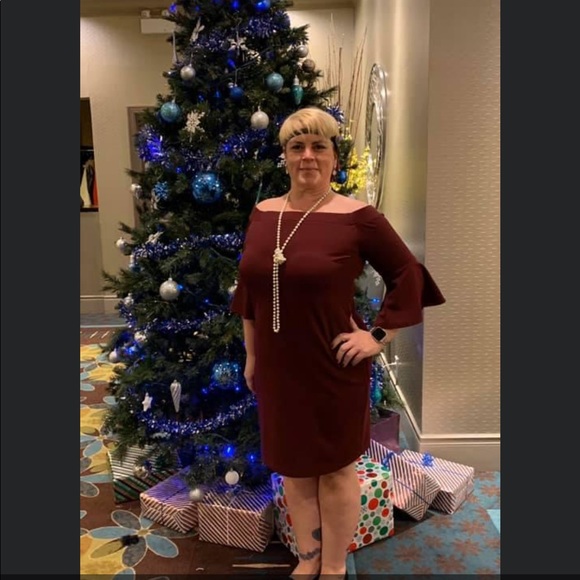 Artisan fashion off the shoulder dress - Picture 2 of 2